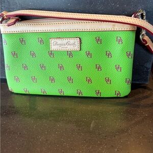 Dooney & Bourke Green Wristlet nwt